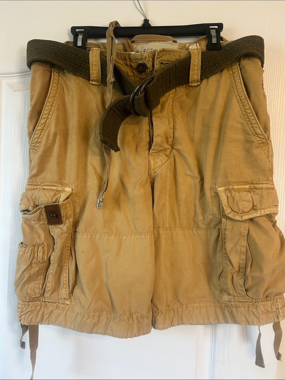 Vintage  90s Abercrombie & Fitch Men's Cargo Shorts in Khaki with Utility Pocket